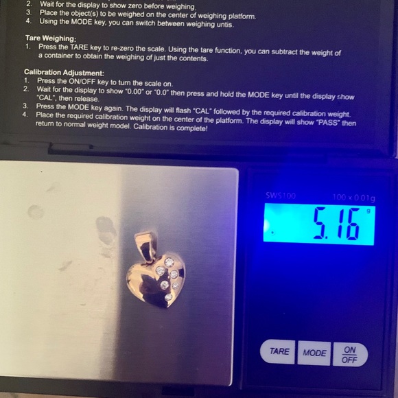 18K Gold & Diamond Vintage Heart Pendant - Picture 10 of 11